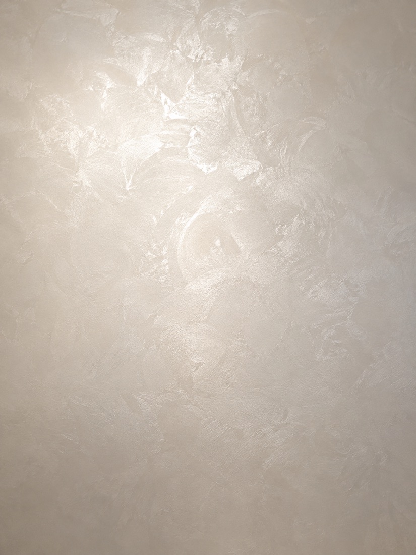 Мокрый шёлк — фактура декоративной штукатурки Vincent Decor, фото крупным планом